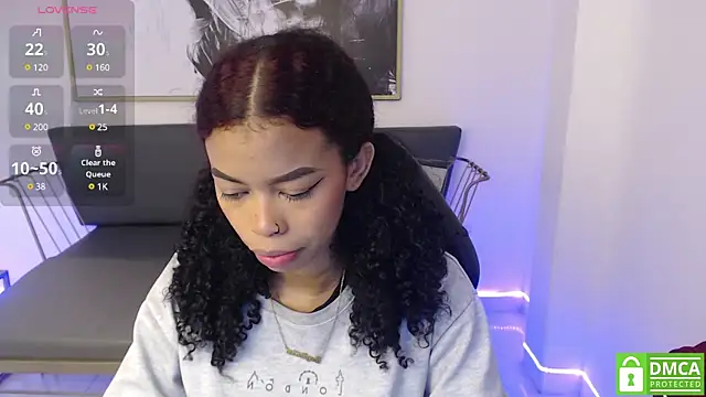 Snapshot of Shenna_brunette_ chatting on 01.10.25 Shenna brunette online show from 01.10.25