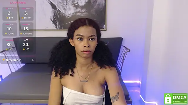 Snapshot of Shenna_brunette_ chatting on 01.11.25 Shenna brunette online show from 01.11.25