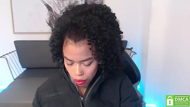 Snapshot of Shenna_brunette_ chatting on 01.26.25 Shenna brunette online show from 01.26.25