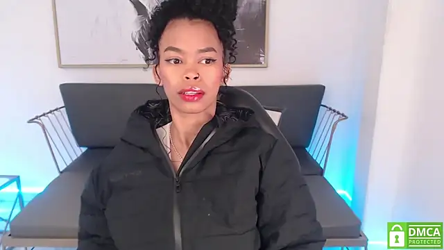 Snapshot of Shenna_brunette_ chatting on 01.27.25 Shenna brunette online show from 01.27.25