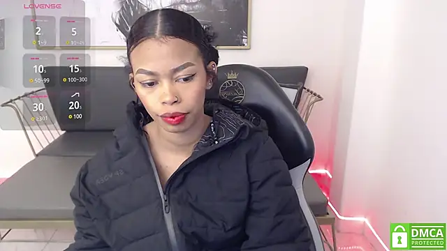 Snapshot of Shenna_brunette_ chatting on 02.02.25 Shenna brunette online show from 02.02.25