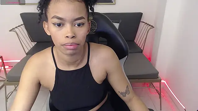 Snapshot of Shenna_brunette_ chatting on 02.18.25 Shenna brunette online show from 02.18.25