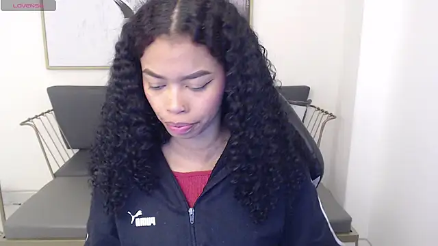 Snapshot of Shenna_brunette_ chatting on 02.19.25 Shenna brunette online show from 02.19.25