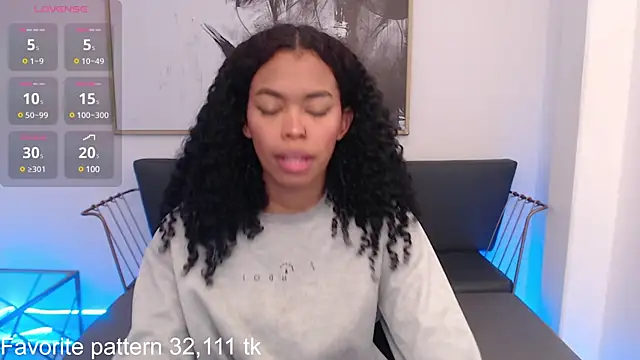 Snapshot of Shenna_brunette_ chatting on 02.24.25 Shenna brunette online show from 02.24.25