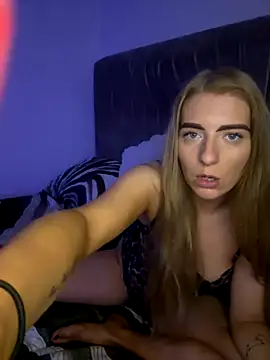 Summer Paige online show from 12.14.25