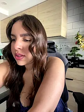 Snapshot of brazilianbbinuk chatting on 10.11.25 brazilianbbinuk online show from 10.11.25