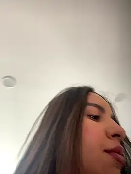 Snapshot of brazilianbbinuk chatting on 10.12.25 brazilianbbinuk online show from 10.12.25