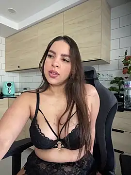 Snapshot of brazilianbbinuk chatting on 11.06.25 brazilianbbinuk online show from 11.06.25