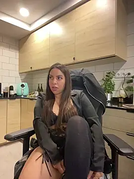 Snapshot of brazilianbbinuk chatting on 11.13.25 brazilianbbinuk online show from 11.13.25