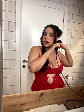 Snapshot of brazilianbbinuk chatting on 12.15.25 brazilianbbinuk online show from 12.15.25