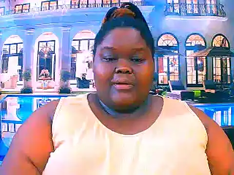 Snapshot of EbonyHotBuns chatting on 04.25.26 EbonyHotBuns online show from 04.25.26