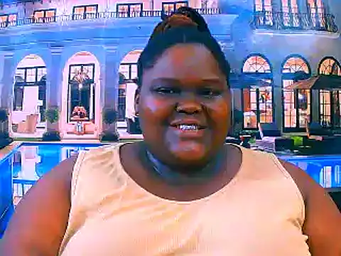 Snapshot of EbonyHotBuns chatting on 04.27.26 EbonyHotBuns online show from 04.27.26