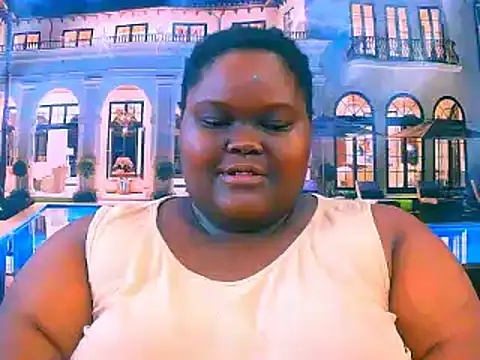 Snapshot of EbonyHotBuns chatting on 05.18.26 EbonyHotBuns online show from 05.18.26