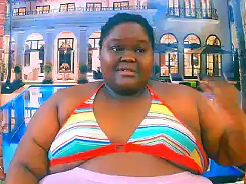 Snapshot of EbonyHotBuns chatting on 05.19.26 EbonyHotBuns online show from 05.19.26