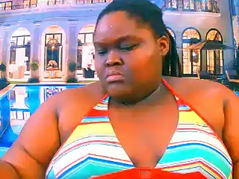 Snapshot of EbonyHotBuns chatting on 05.22.26 EbonyHotBuns online show from 05.22.26