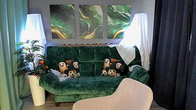 MichelleOrtis online show from 10.27.25