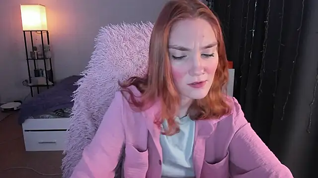 Snapshot of ReddHotPipper chatting on 02.01.26 ReddHotPipper online show from 02.01.26