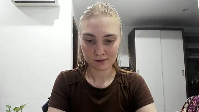 Snapshot of ReddHotPipper chatting on 06.30.26 ReddHotPipper online show from 06.30.26