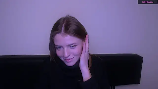 Snapshot of MissOliviaa_ chatting on 12.13.24 MissOliviaa  online show from 12.13.24