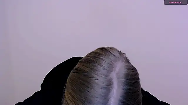 Snapshot of MissOliviaa_ chatting on 12.23.24 MissOliviaa  online show from 12.23.24