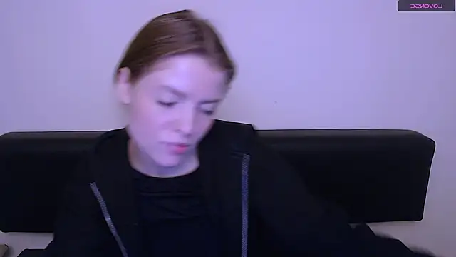 Snapshot of MissOliviaa_ chatting on 12.27.24 MissOliviaa  online show from 12.27.24