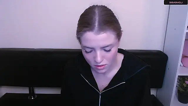 Snapshot of MissOliviaa_ chatting on 01.03.25 MissOliviaa  online show from 01.03.25