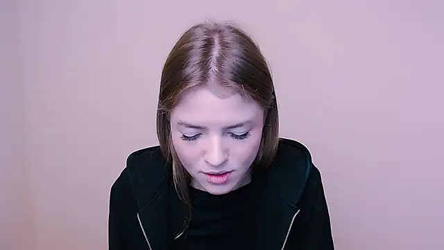 Snapshot of MissOliviaa_ chatting on 01.04.25 MissOliviaa  online show from 01.04.25