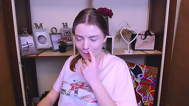 Snapshot of MissOliviaa_ chatting on 01.25.25 MissOliviaa  online show from 01.25.25