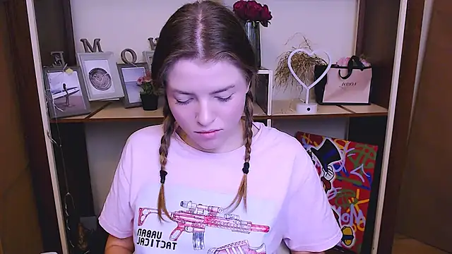 Snapshot of MissOliviaa_ chatting on 01.25.25 MissOliviaa  online show from 01.25.25