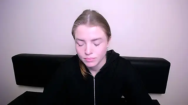 Snapshot of MissOliviaa_ chatting on 01.31.25 MissOliviaa  online show from 01.31.25