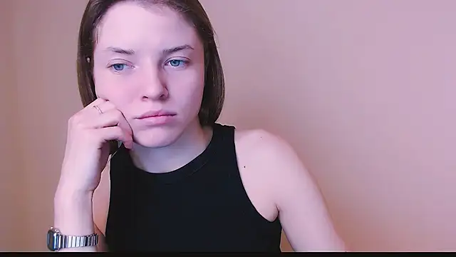 Snapshot of MissOliviaa_ chatting on 02.07.25 MissOliviaa  online show from 02.07.25