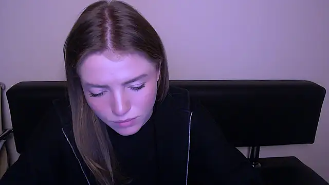 Snapshot of MissOliviaa_ chatting on 02.20.25 MissOliviaa  online show from 02.20.25