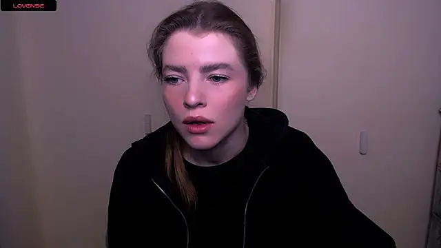 Snapshot of MissOliviaa_ chatting on 02.22.25 MissOliviaa  online show from 02.22.25