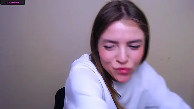 Snapshot of MissOliviaa_ chatting on 02.26.25 MissOliviaa  online show from 02.26.25