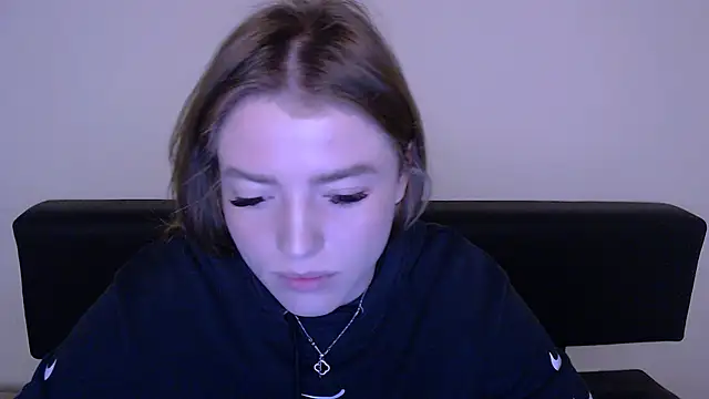 Snapshot of MissOliviaa_ chatting on 03.06.25 MissOliviaa  online show from 03.06.25