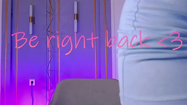 Snapshot of Smiley_Mia chatting on 01.31.25 Smiley Mia online show from 01.31.25