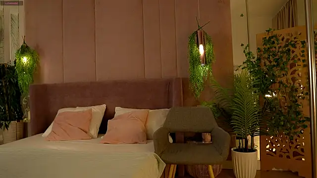 Smiley Mia online show from 11.08.25