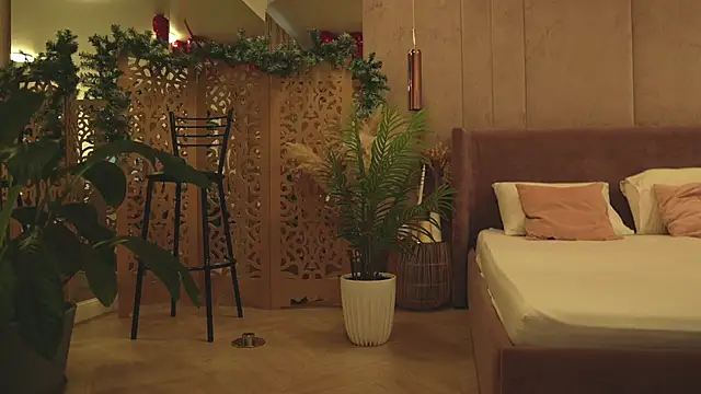 Smiley Mia online show from 03.13.26