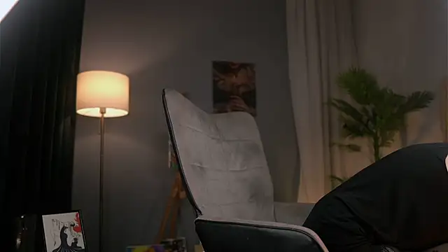 SerenaGrantt online show from 04.17.26