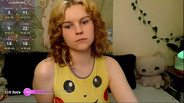 Snapshot of Moona_xx chatting on 04.30.26 Moona xx online show from 04.30.26