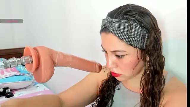 hade cute online show from 03.04.25