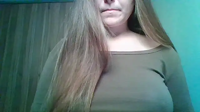 Snapshot of Evasapples chatting on 06.26.26 Evasapples online show from 06.26.26