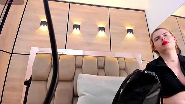 Snapshot of dorothy_vegga chatting on 11.08.25 dorothy vegga online show from 11.08.25