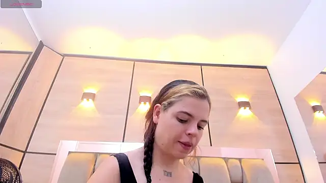 Snapshot of dorothy_vegga chatting on 11.20.25 dorothy vegga online show from 11.20.25