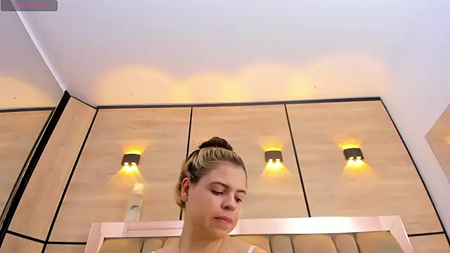 Snapshot of dorothy_vegga chatting on 12.03.25 dorothy vegga online show from 12.03.25