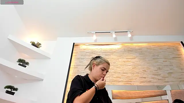 dorothy vegga online show from 04.09.26