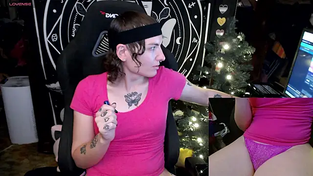 BrandiWRLD 999 online show from 12.25.24