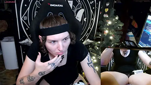 BrandiWRLD 999 online show from 01.04.25