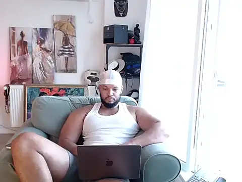 Snapshot of 1LordKingsley chatting on 07.14.26 1LordKingsley online show from 07.14.26