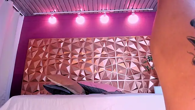 keendaall online show from 12.27.24